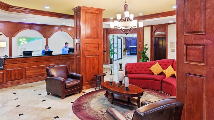 Holiday Inn Dallas Market Center Lobby