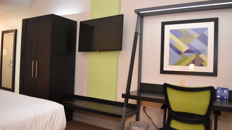 <b>Holiday Inn Express Venice Room</b>. Images powered by <a href="https://www.leonardoworldwide.com/" title="Leonardo Worldwide" target="_blank">Leonardo</a>.