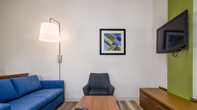 <b>Holiday Inn Express/Suites Phoenix Arpt Room</b>. Images powered by <a href="https://www.leonardoworldwide.com/" title="Leonardo Worldwide" target="_blank">Leonardo</a>.