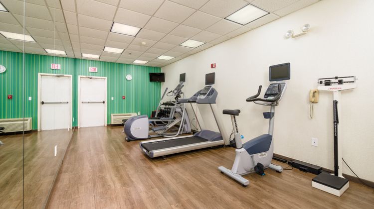 Holiday Inn Express/Suites Phoenix Arpt Health Club