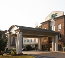 Holiday Inn Express Hotel & Suites Exterior