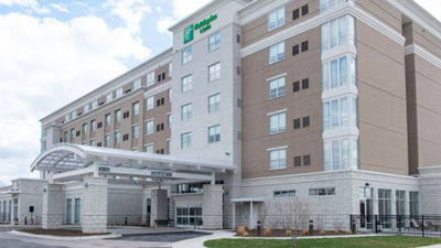 Holiday Inn & Suites Farmington Hills