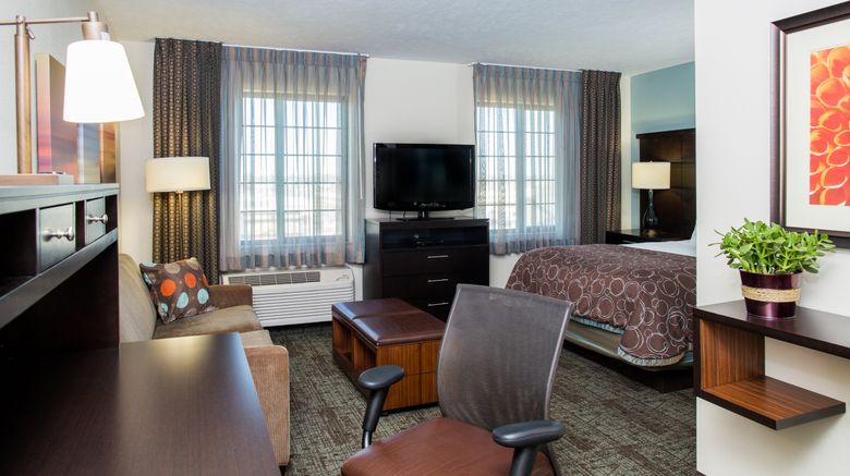 <b>Staybridge Suites Lincoln Northeast Room</b>. Images powered by <a href="https://www.leonardoworldwide.com/" title="Leonardo Worldwide" target="_blank">Leonardo</a>.