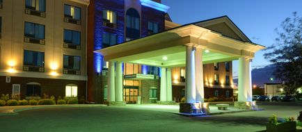 Holiday Inn Express & Stes Medicine Hat Exterior