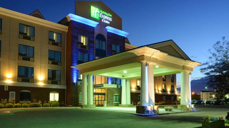 Holiday Inn Express & Stes Medicine Hat Exterior