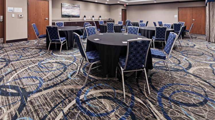 Holiday Inn Express & Stes Tulsa South Meeting