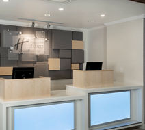 Holiday Inn Express & Stes Medicine Hat Lobby