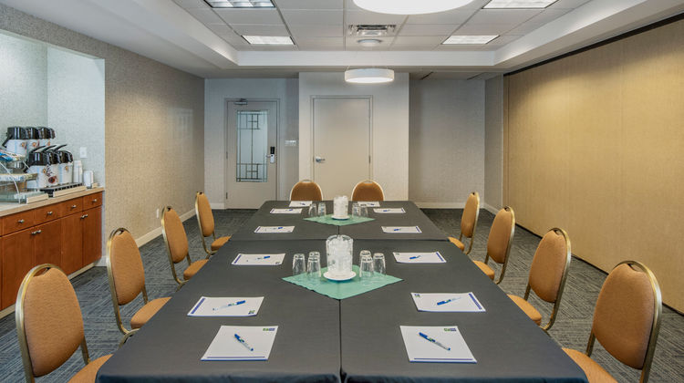 Holiday Inn Express & Stes Medicine Hat Meeting