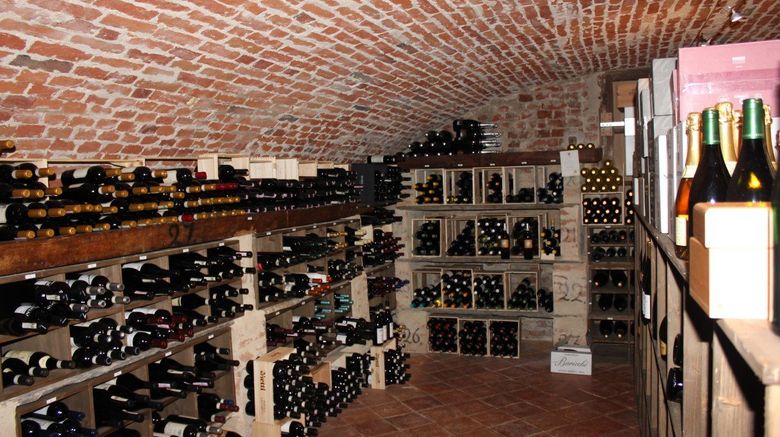 <b>Castello Di Guarene Lobby</b>. Images powered by <a href="https://www.leonardoworldwide.com/" title="Leonardo Worldwide" target="_blank">Leonardo</a>.