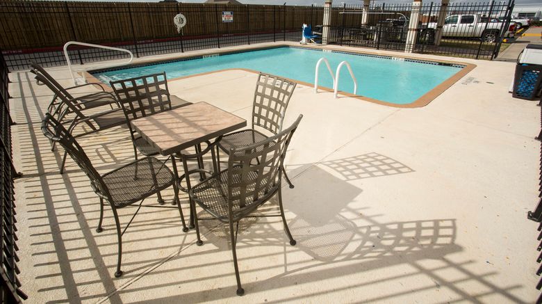 <b>Candlewood Suites Nederland Pool</b>. Images powered by <a href="https://www.leonardoworldwide.com/" title="Leonardo Worldwide" target="_blank">Leonardo</a>.