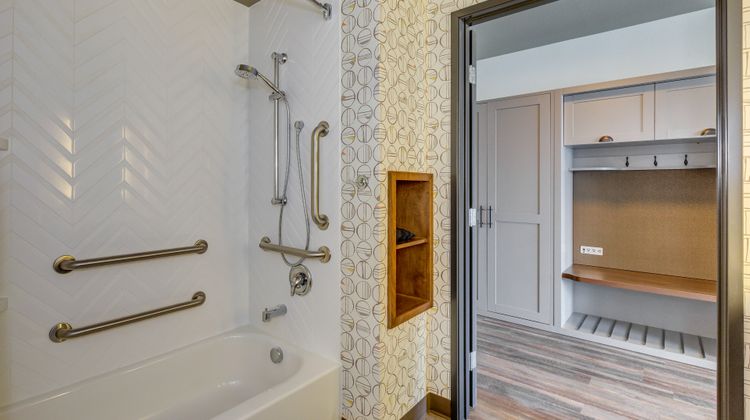 Holiday Inn & Suites Bellingham Room