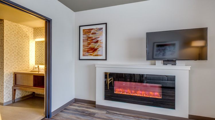 Holiday Inn & Suites Bellingham Suite