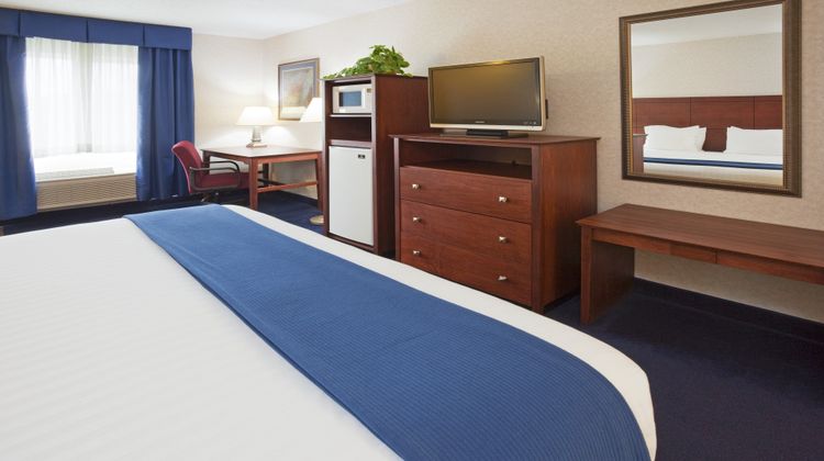 Holiday Inn Express Room