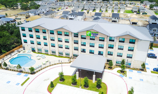 Holiday Inn Express/Sts Dripping Springs Exterior