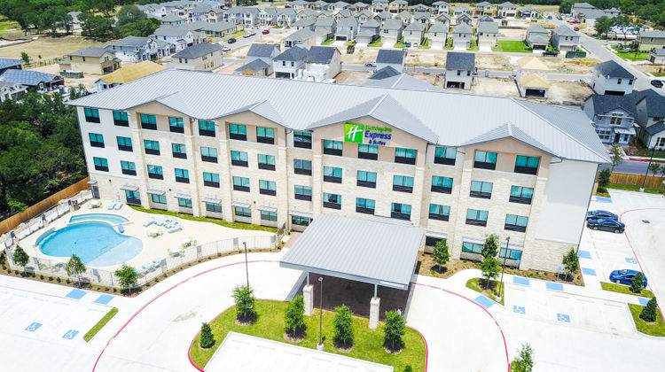 Holiday Inn Express/Sts Dripping Springs Exterior