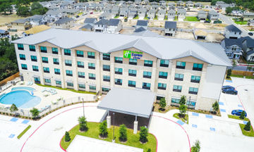 Holiday Inn Express/Sts Dripping Springs