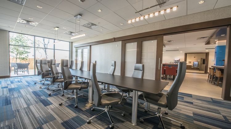 Holiday Inn Express/Sts Dripping Springs Meeting