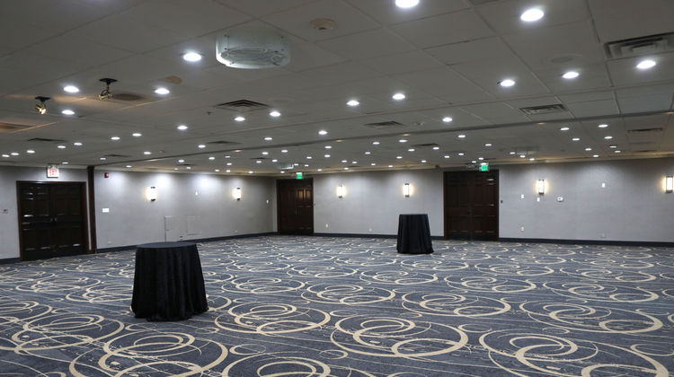 Holiday Inn Oakbrook Ballroom