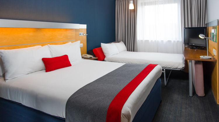 Holiday Inn Express Cambridge Room