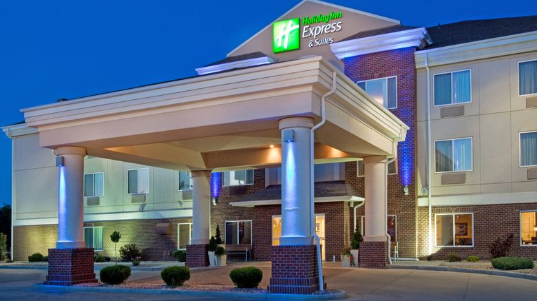 Holiday Inn Express Suites Exterior. Images powered by <a href="https://www.leonardoworldwide.com" target="_blank" rel="noopener">Leonardo</a>.