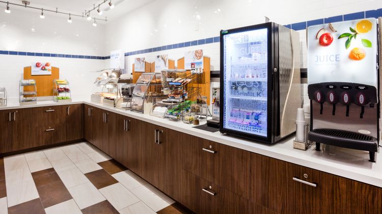 Holiday Inn Express Suites Restaurant