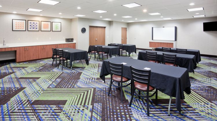 Holiday Inn Express Suites Meeting