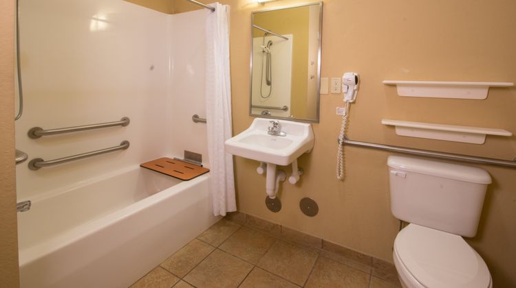 Candlewood Suites Alabaster Room