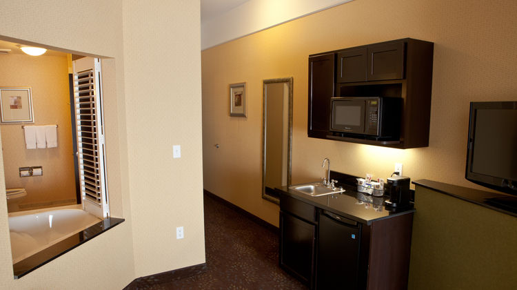 Holiday Inn Express Dimondale Room
