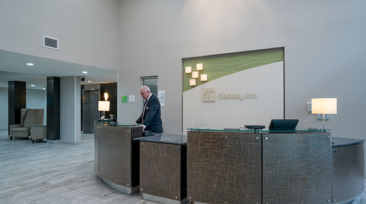 Holiday Inn Atlanta - Roswell Lobby