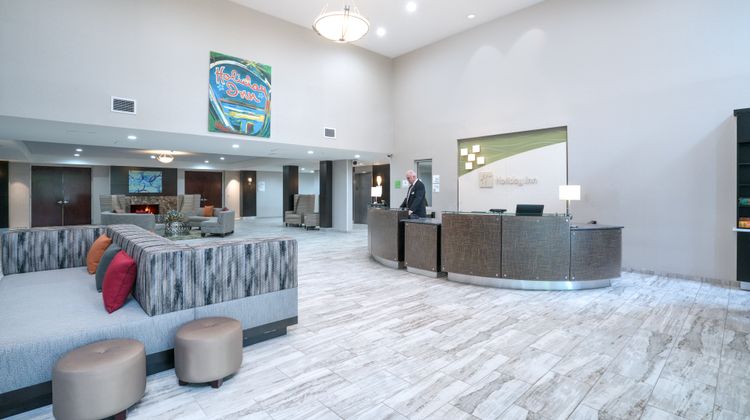 Holiday Inn Atlanta - Roswell Lobby
