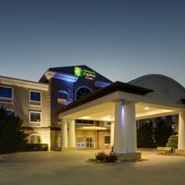 Holiday Inn Express Hotel & Suites