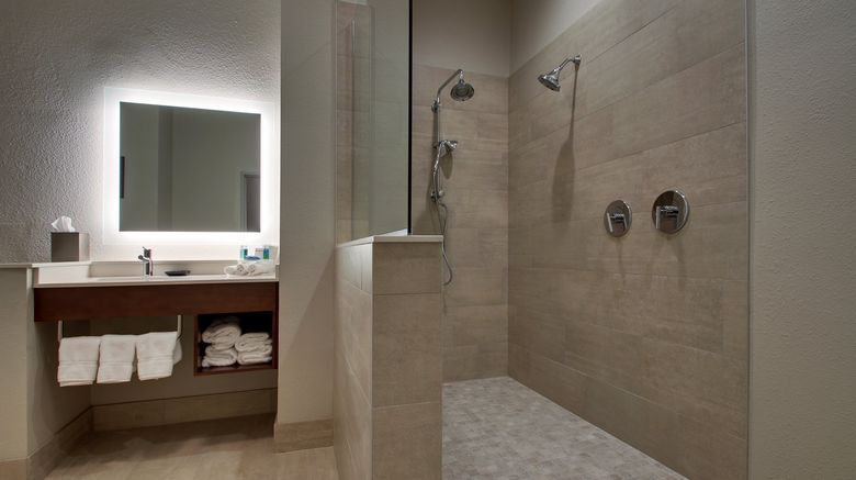 <b>Holiday Inn Express Hotel & Suites Room</b>. Images powered by <a href="https://www.leonardoworldwide.com/" title="Leonardo Worldwide" target="_blank">Leonardo</a>.