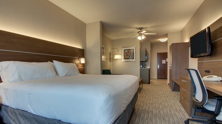 <b>Holiday Inn Express Hotel & Suites Suite</b>. Images powered by <a href="https://www.leonardoworldwide.com/" title="Leonardo Worldwide" target="_blank">Leonardo</a>.