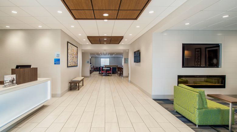 <b>Holiday Inn Express Hotel & Suites Lobby</b>. Images powered by <a href="https://www.leonardoworldwide.com/" title="Leonardo Worldwide" target="_blank">Leonardo</a>.