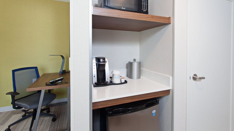Holiday Inn Express Hotel & Suites Room