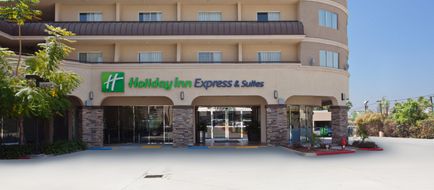 Holiday Inn Express Hotel & Suites Exterior