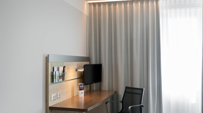 <b>Holiday Inn Express Singen Room</b>. Images powered by <a href="https://www.leonardoworldwide.com/" title="Leonardo Worldwide" target="_blank">Leonardo</a>.
