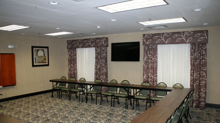 Holiday Inn Express & Suites Rockingham Meeting