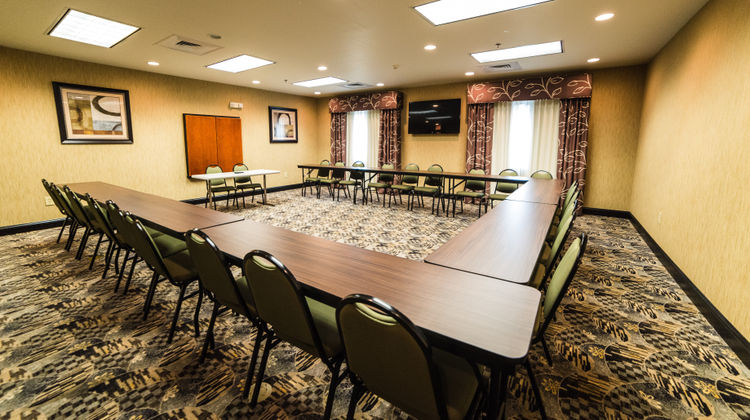 Holiday Inn Express & Suites Rockingham Meeting