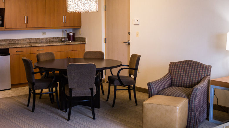 <b>Holiday Inn Bolingbrook Room</b>. Images powered by <a href="https://www.leonardoworldwide.com/" title="Leonardo Worldwide" target="_blank">Leonardo</a>.