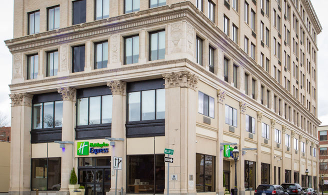 Holiday Inn Express Springfield Downtown Exterior