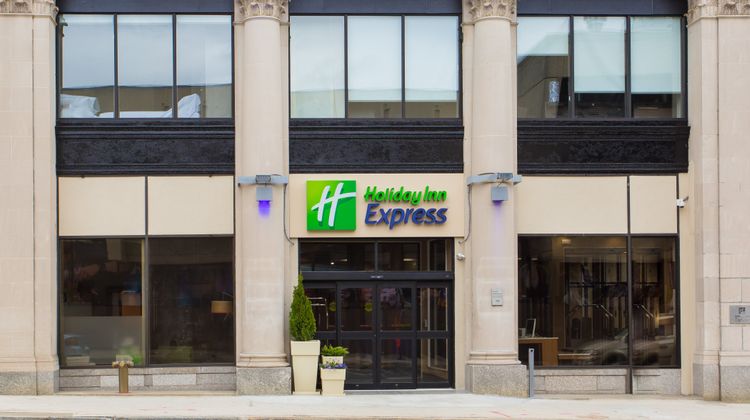 Holiday Inn Express Springfield Downtown Exterior