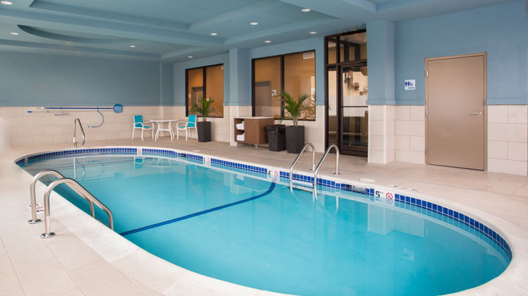 Holiday Inn Express Springfield Downtown Pool