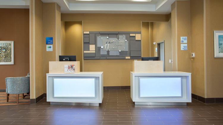 Holiday Inn Express Springfield Downtown Lobby
