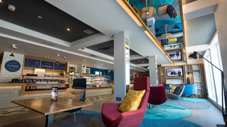 Holiday Inn Express Aberdeen City Centre Lobby
