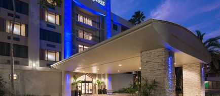 Holiday Inn Express & Suites Plantation Exterior