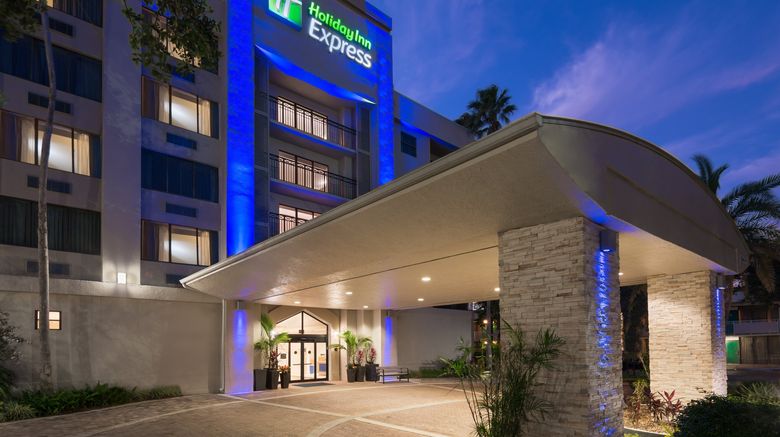 <b>Holiday Inn Express & Suites Plantation Exterior</b>. Images powered by <a href="https://www.leonardoworldwide.com/" title="Leonardo Worldwide" target="_blank">Leonardo</a>.