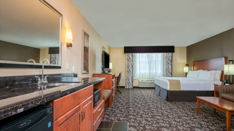 Holiday Inn Express Suite
