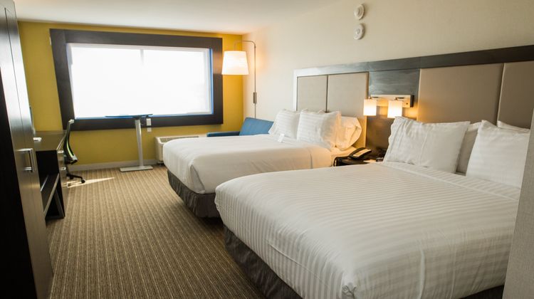 Holiday Inn Express & Suites Marietta Room