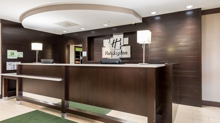 Holiday Inn Indianapolis Downtown Lobby